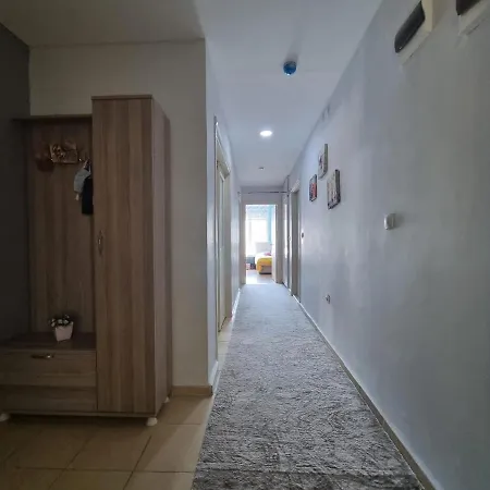 Wonderful Apartment In The City Center *